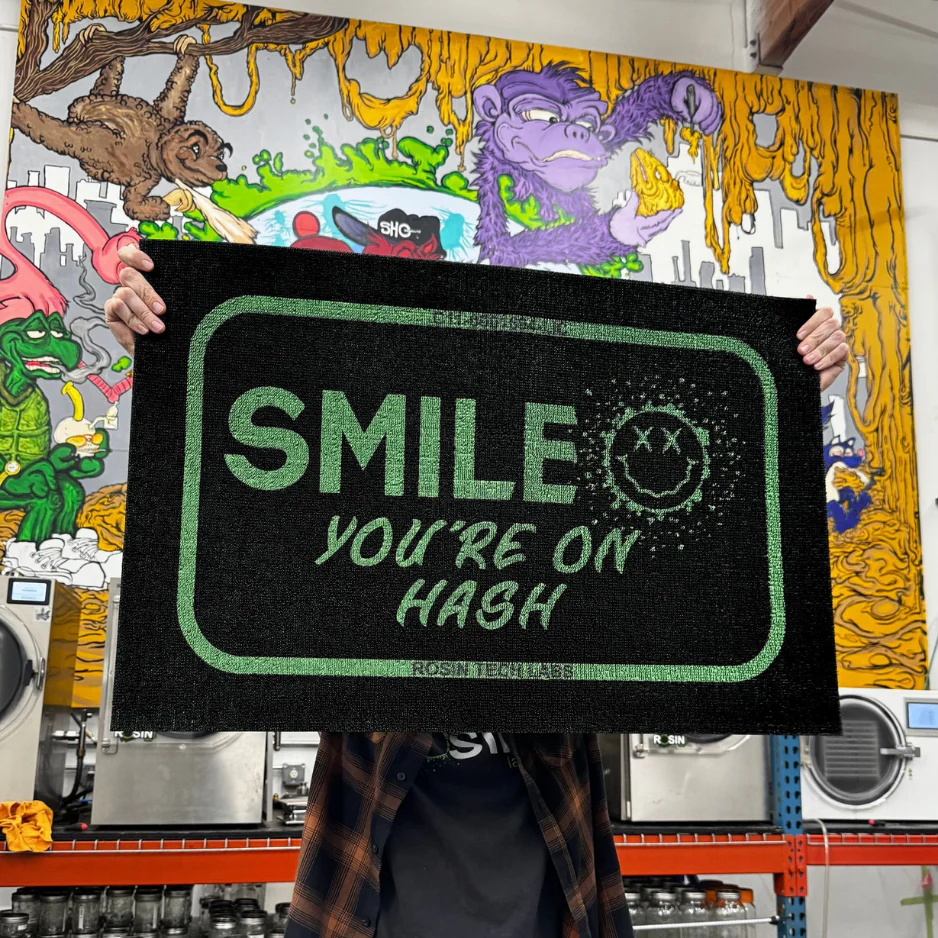 RTL SMILE FLOOR MAT